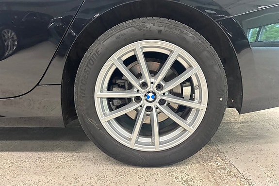 BMW 320d 15 of 18