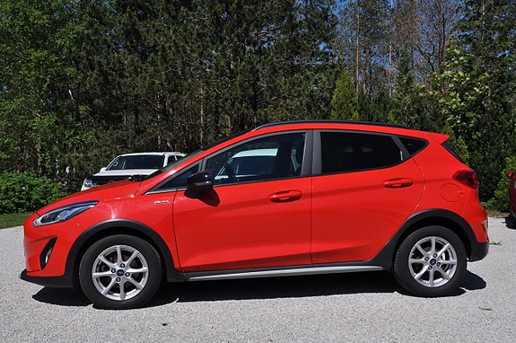 Ford Fiesta 3 of 5
