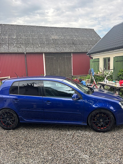 Volkswagen Golf V 4 of 5