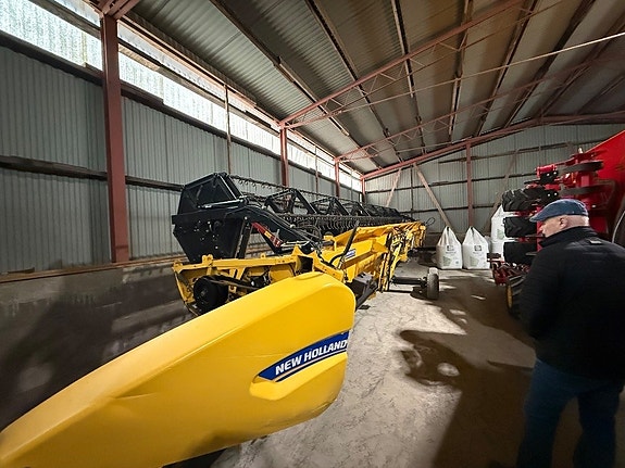 New Holland CR8.90SL, VF35”, GPS, 1.790tim 3 of 5