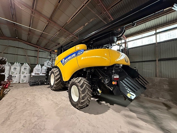 New Holland CR8.90SL, VF35”, GPS, 1.790tim 2 of 5