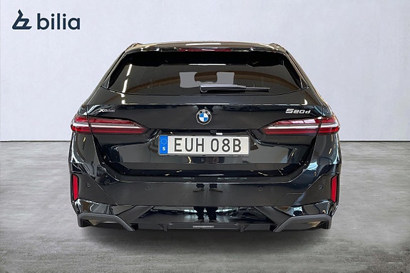 BMW 520d 4 of 5
