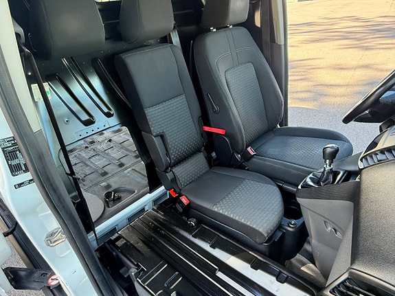 Ford Transit Connect 16 of 17