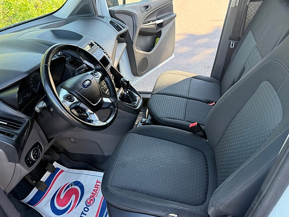 Ford Transit Connect 11 of 17