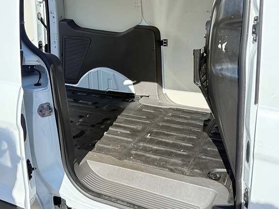 Ford Transit Connect 17 of 17