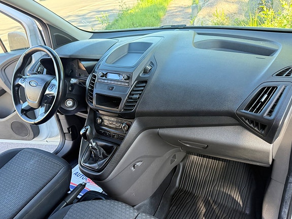 Ford Transit Connect 7 of 17