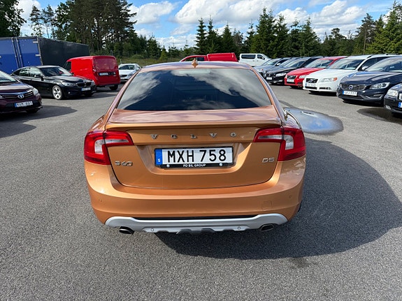 Volvo S60 4 of 5