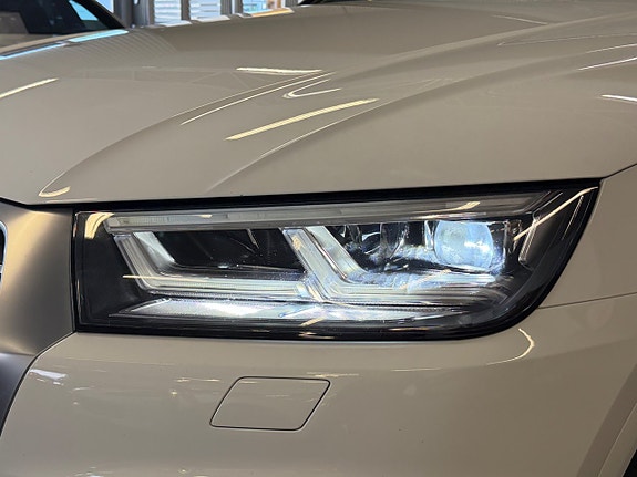 Audi Q5 4 of 5