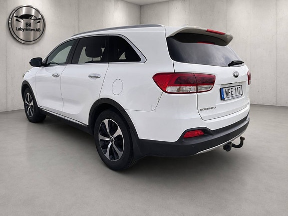Kia Sorento 3 of 5