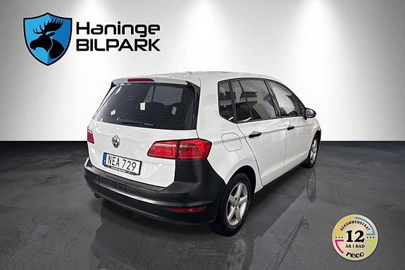 Volkswagen Golf Sportsvan 6 of 26
