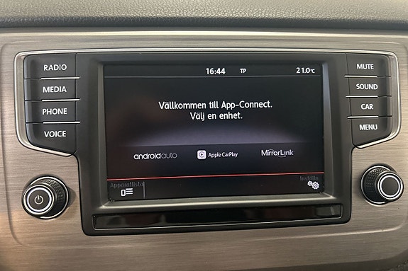 Volkswagen Golf Sportsvan 19 of 26