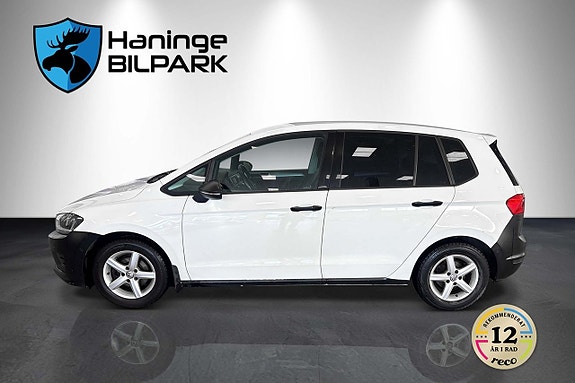Volkswagen Golf Sportsvan 9 of 26