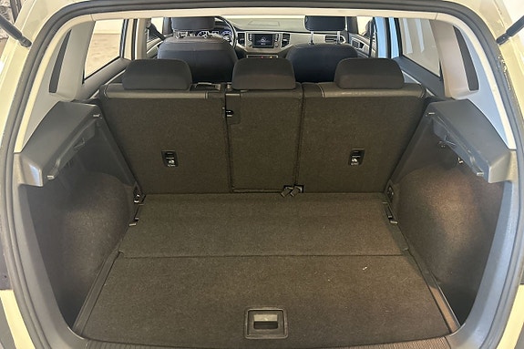 Volkswagen Golf Sportsvan 25 of 26
