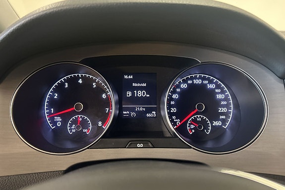 Volkswagen Golf Sportsvan 14 of 26