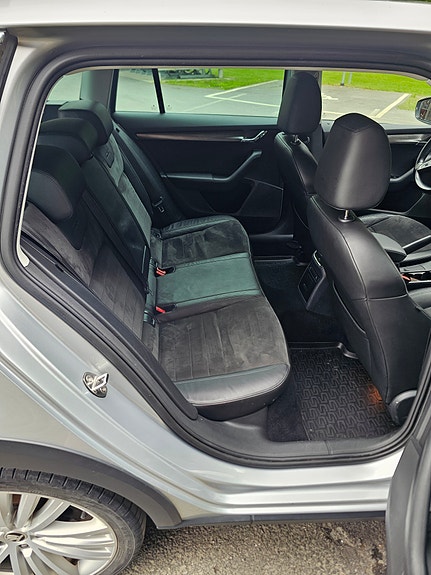 Skoda Octavia Scout 4 of 5