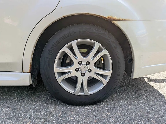 Subaru Legacy 4 of 5