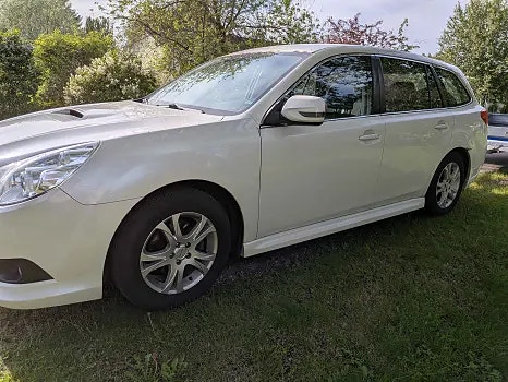 Subaru Legacy 3 of 5