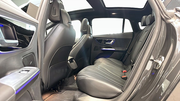 Mercedes-Benz EQE350 8 of 16