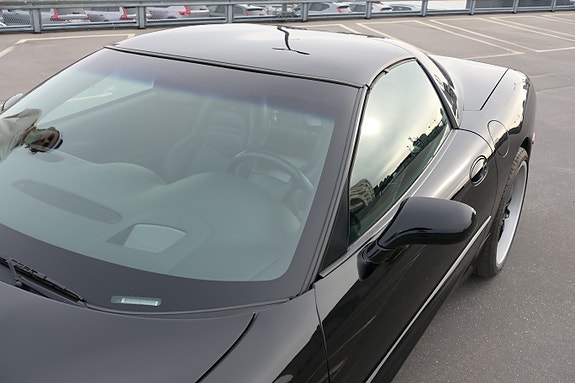 Chevrolet Corvette 8 of 15