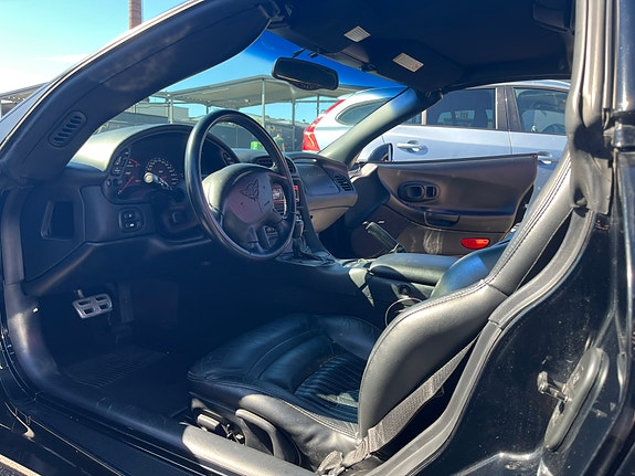 Chevrolet Corvette 13 of 15