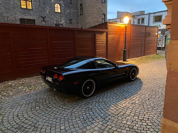 Chevrolet Corvette 3 of 5