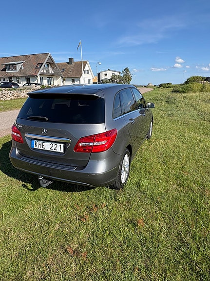 Mercedes-Benz B200 5 of 5