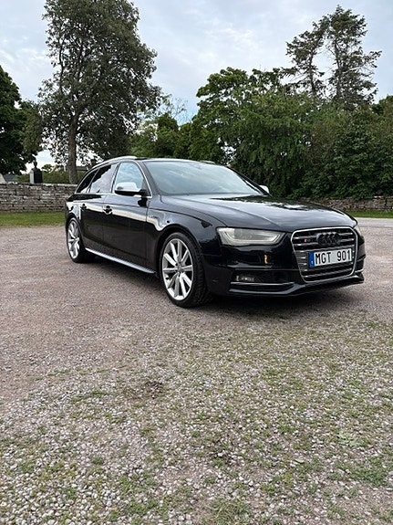 Audi S4 3 of 4