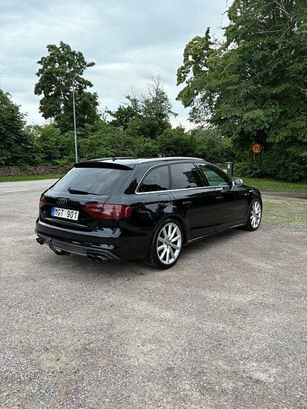 Audi S4 2 of 4
