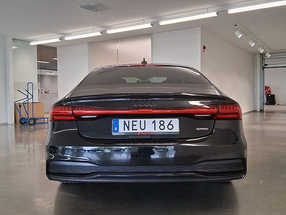 Audi A7 4 of 5