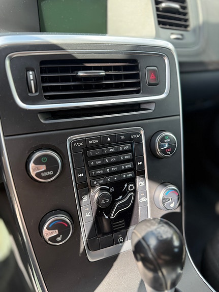 Volvo V60 12 of 20