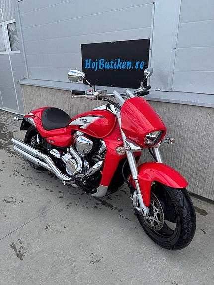Suzuki M 1800 2 of 7