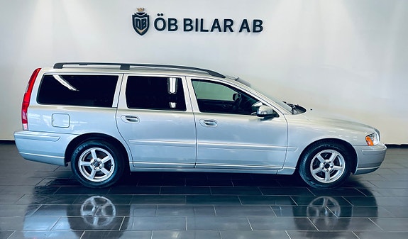 Volvo V70 2 of 5