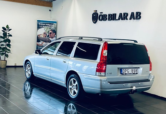 Volvo V70 3 of 5