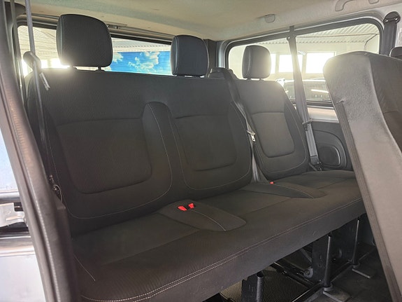 Renault Trafic 8 of 17