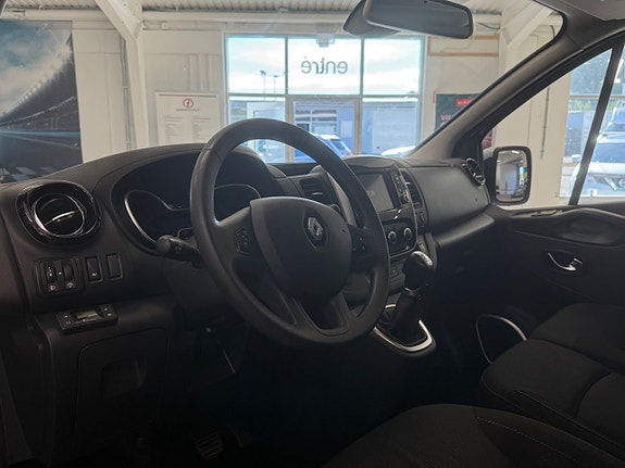 Renault Trafic 10 of 17