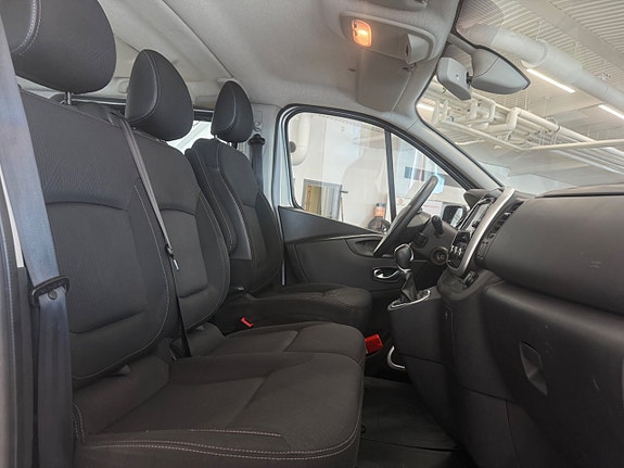 Renault Trafic 6 of 17