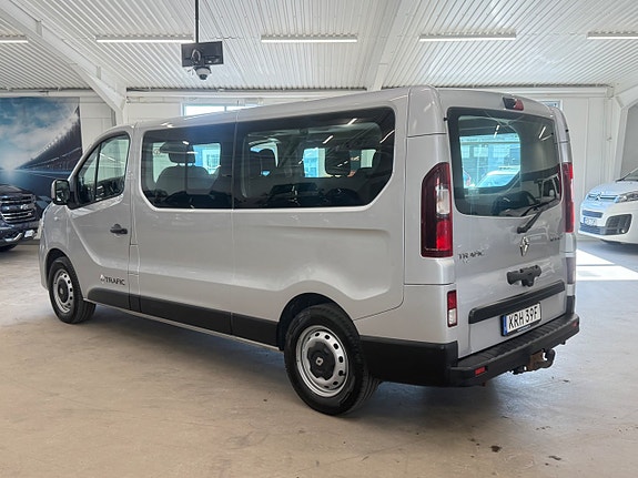 Renault Trafic 2 of 17