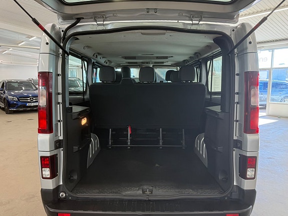 Renault Trafic 9 of 17