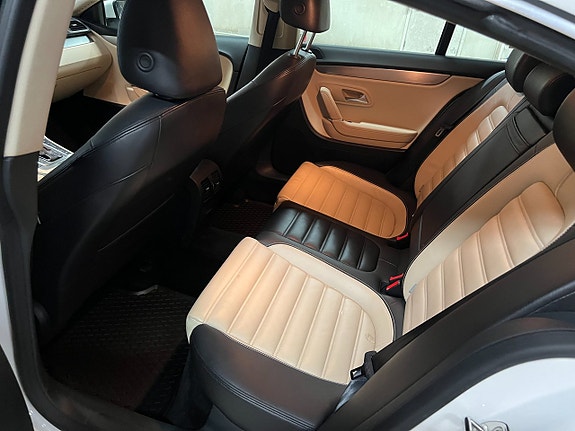 Volkswagen Passat CC 9 of 10