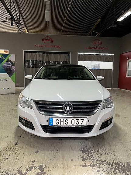 Volkswagen Passat CC 4 of 5