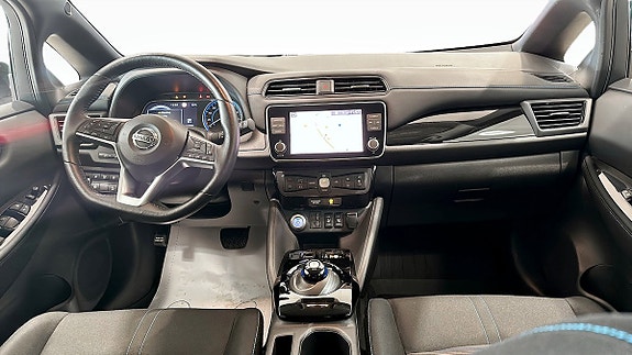 Nissan Leaf 4 of 5
