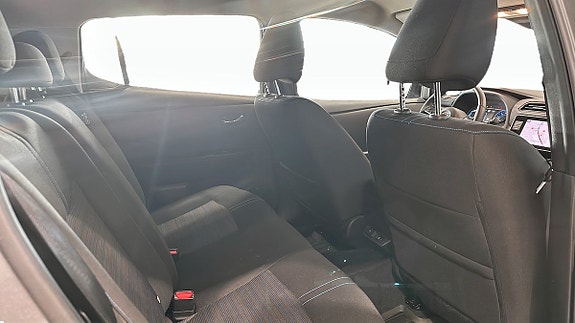 Nissan Leaf 5 of 5