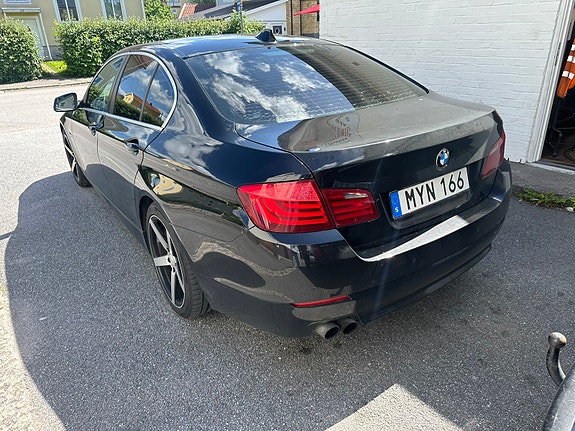 BMW 520d 4 of 5