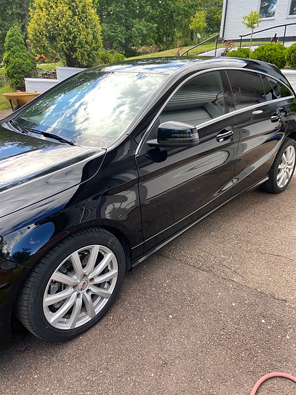 Mercedes-Benz CLA220 d 3 of 5