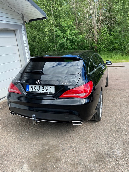 Mercedes-Benz CLA220 d 4 of 5