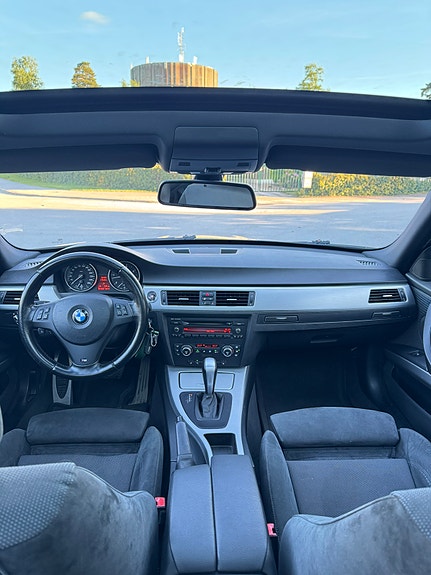 BMW 325d 3 of 5