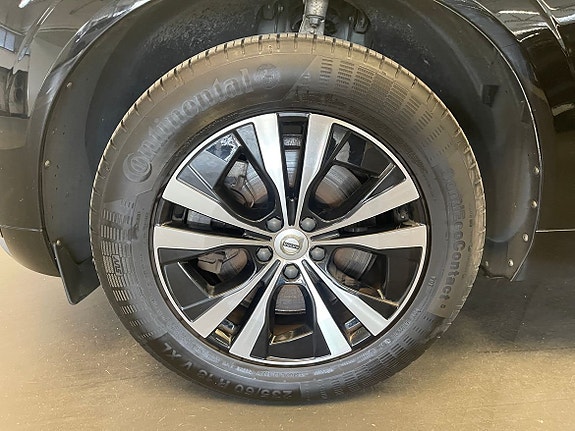 Volvo XC60 12 of 16
