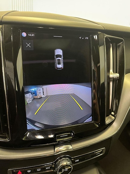 Volvo XC60 11 of 16