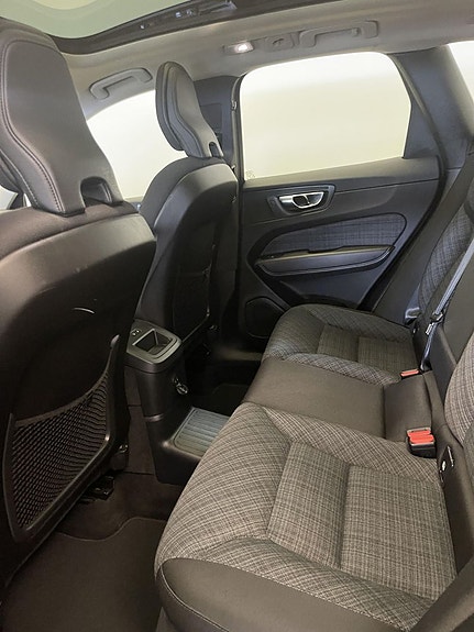 Volvo XC60 6 of 16