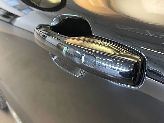 Volvo XC60 14 of 16
